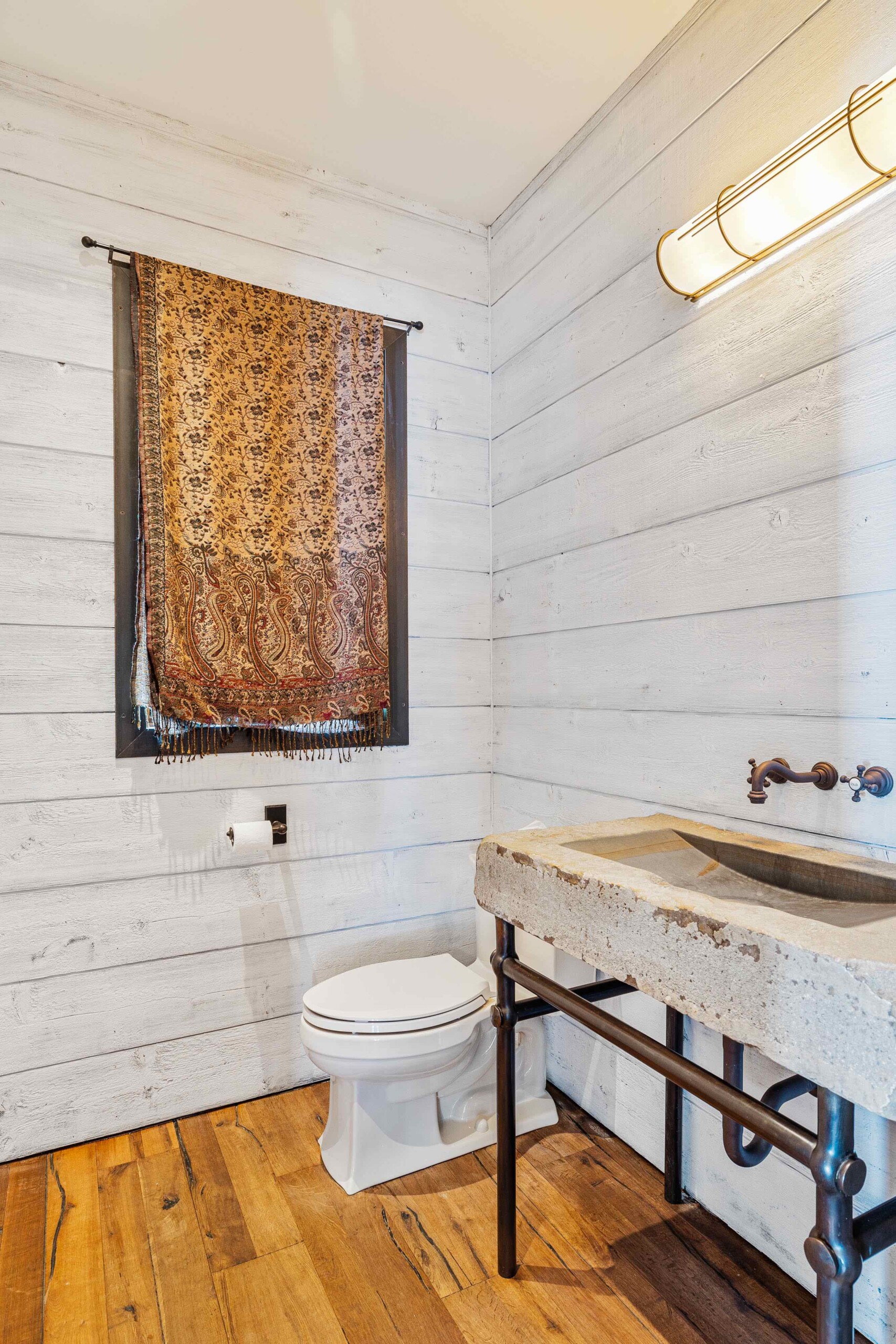 32 – 810-sunset-dr-26