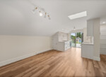 962 E 13th Ave Vancouver Upper Suite 03